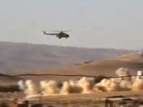 Trực thăng quân sự bay quần thảo tại Aleppo